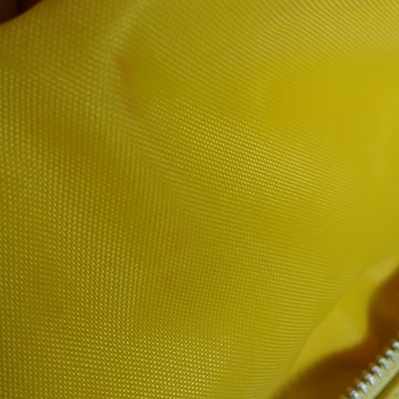 ⭐️Host Pick⭐️DANIER, Vintage Leather yellow bag - Picture 7 of 16